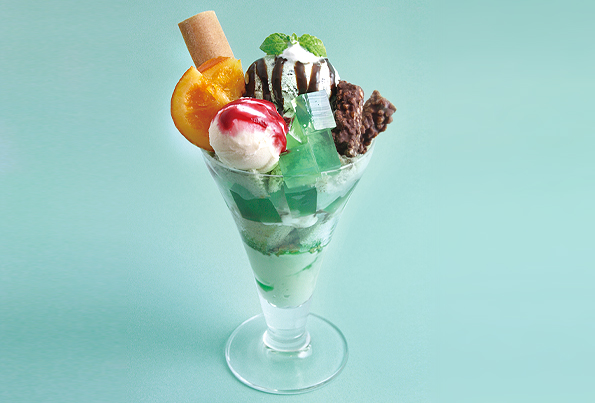 季節の八ッ橋パフェ チョコミントパフェ